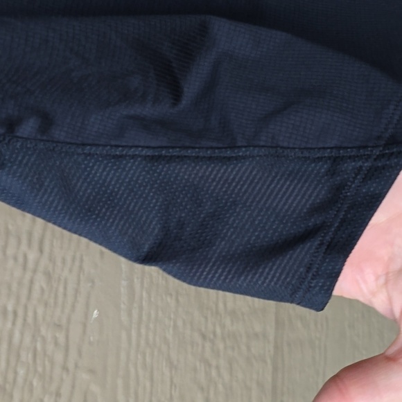 Under Armour Women's Medium UA CoolSwitch Run Short Sleeve Black 1363262 - Picture 8 of 12